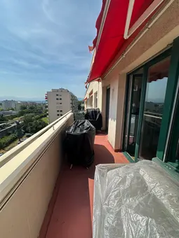 Appartement lumineux de 3 pièces avec balcon à Versoix